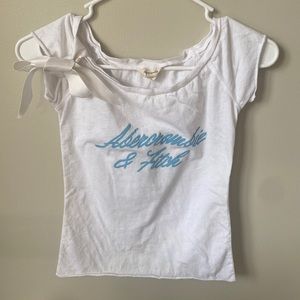 Women’s Abercrombie and Fitch white tee Med